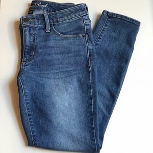 Universal Thread Mid-Rise Skinny Jeans